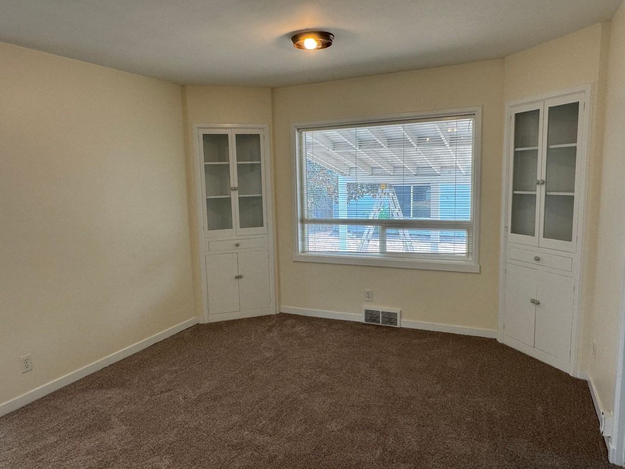 702 E 7th Ave - Photo 3 of 16