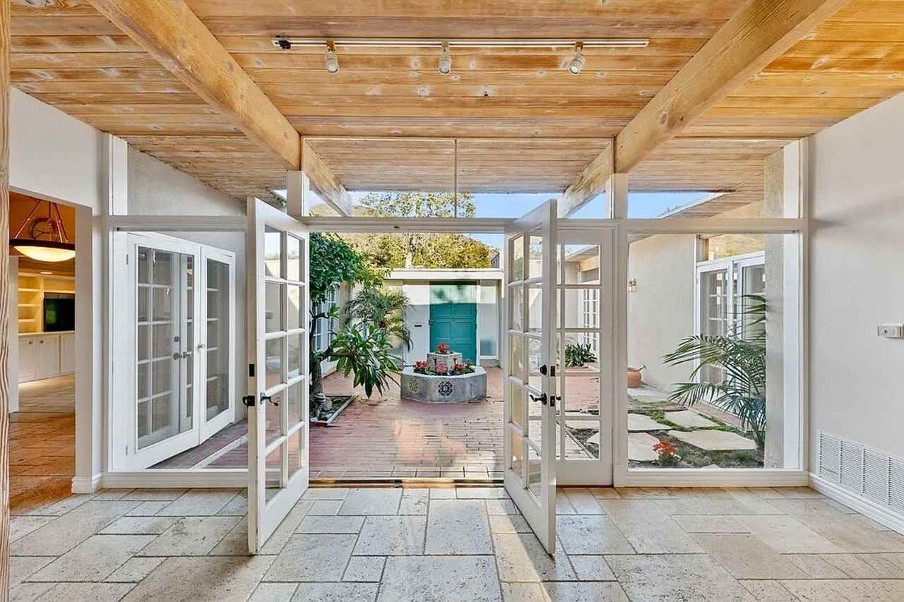 6241 Frondosa Dr - Photo 6 of 50
