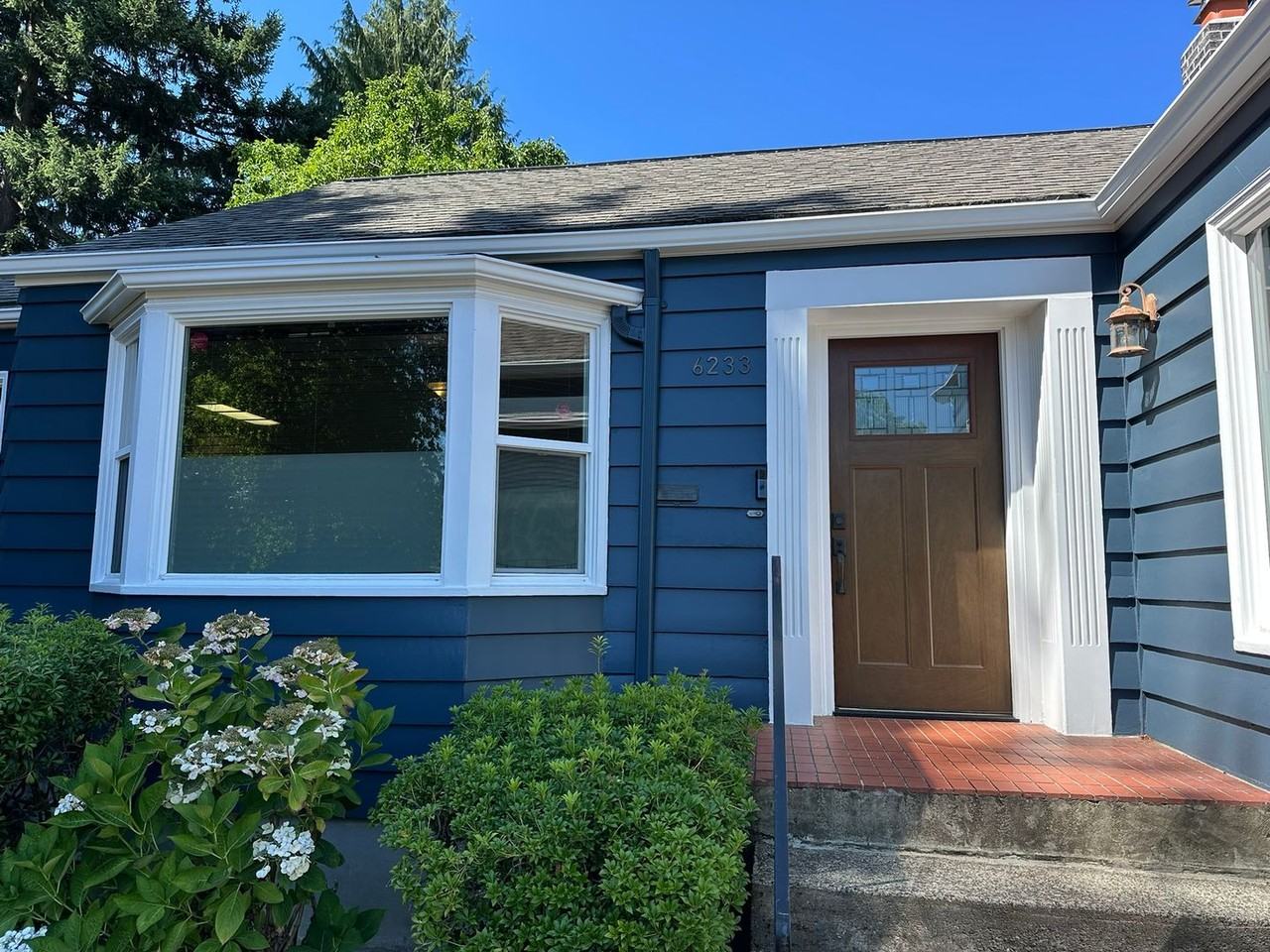6233 36th Ave Ne - Photo 2 of 44