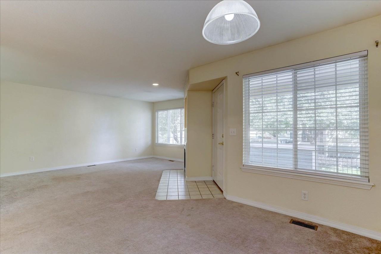 930 Button Rock Dr #I53 - Photo 5 of 25