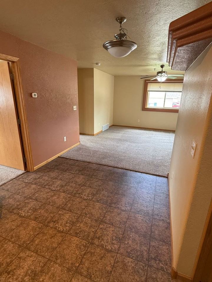 879 E Minnesota St #B - Photo 5 of 16