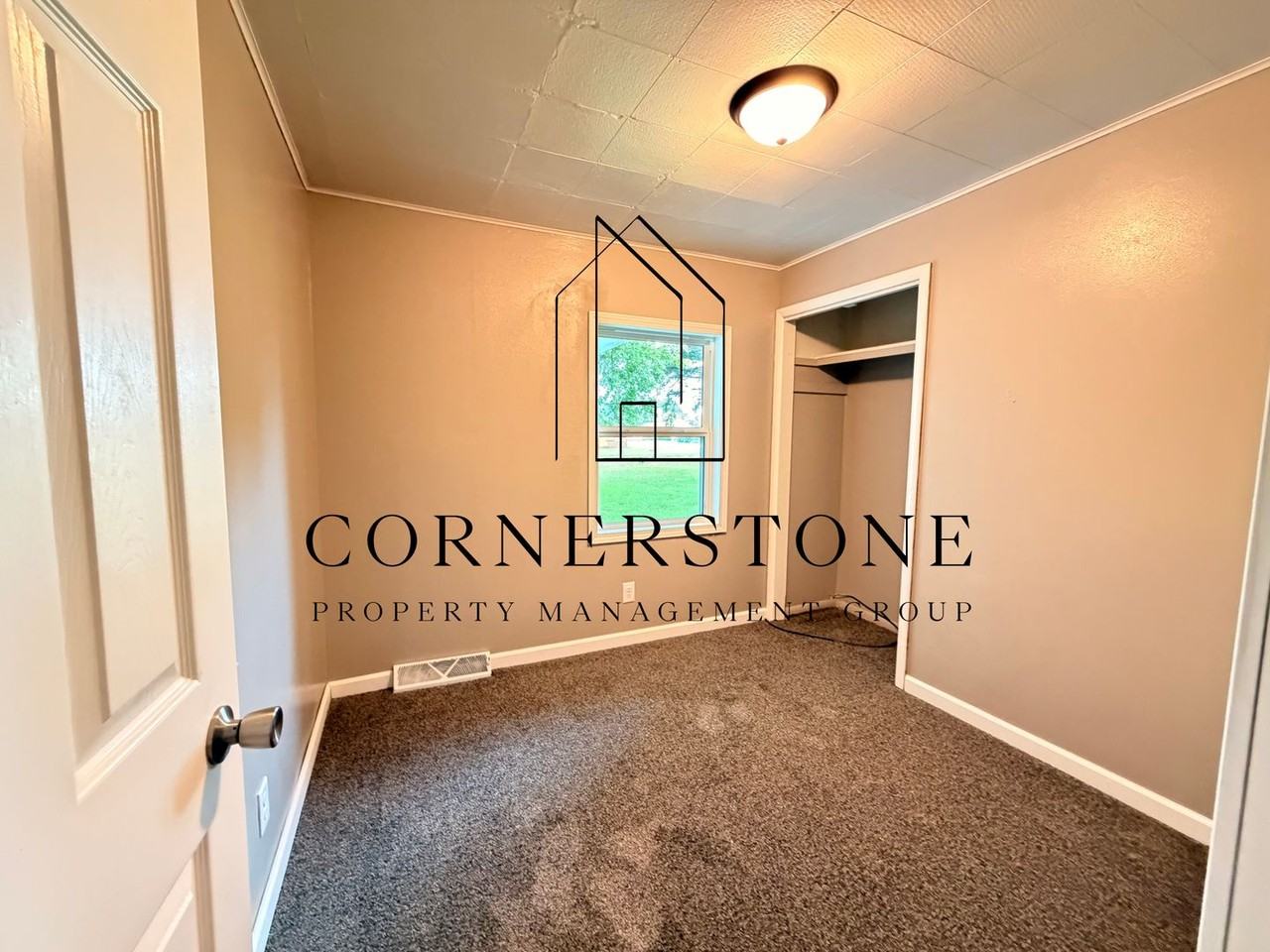 276 N Grant St - Photo 6 of 8