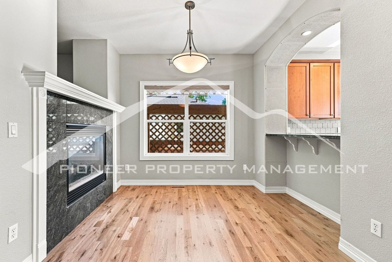 4570 Meade St - Photo 5 of 27
