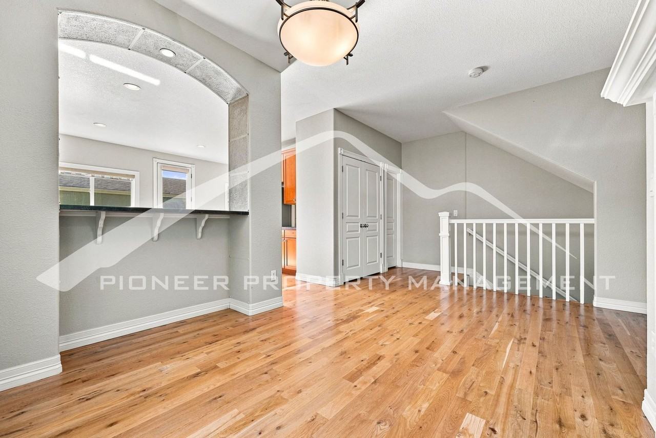 4570 Meade St - Photo 6 of 27
