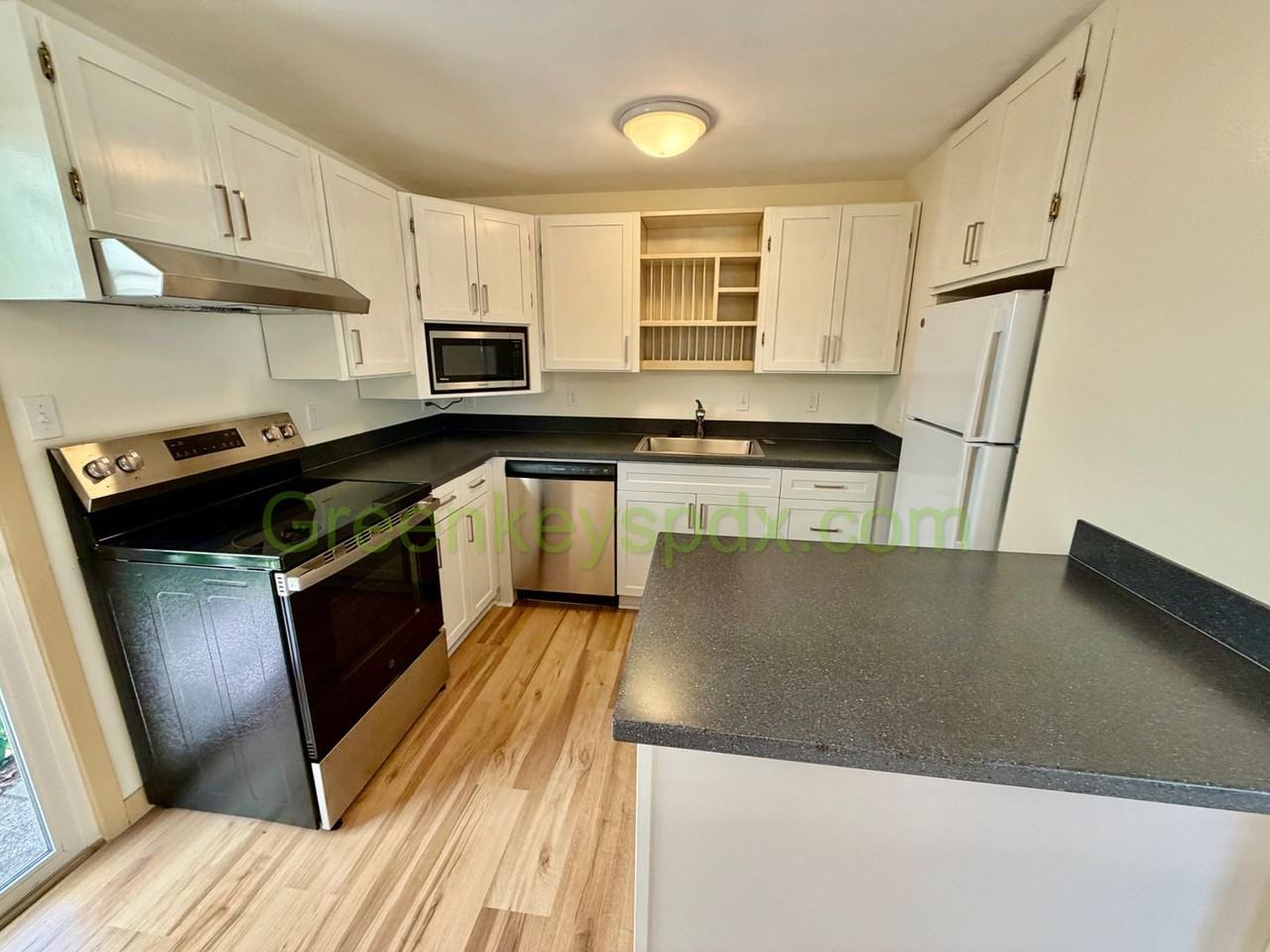 6837 Se Ramona St - Photo 5 of 28