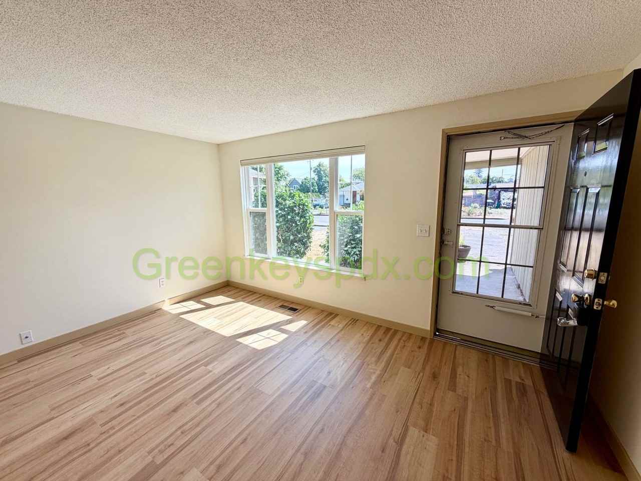 6837 Se Ramona St - Photo 3 of 28