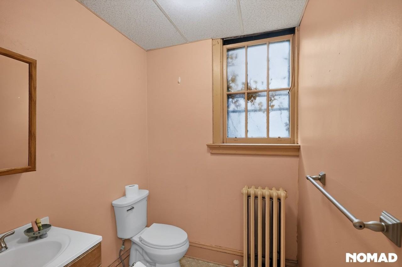 99 Ford Ave - Photo 2 of 25