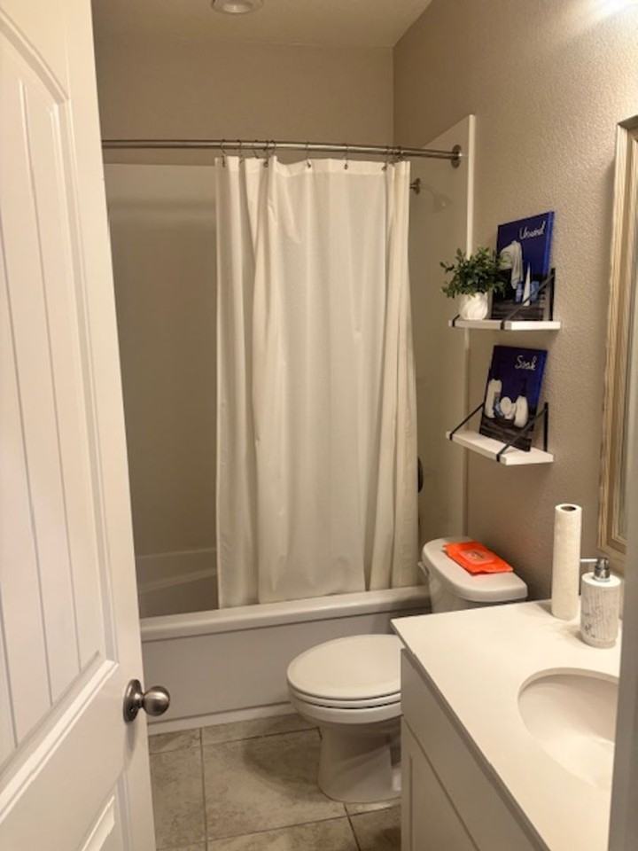 636 Pinelli Dr - Photo 2 of 8