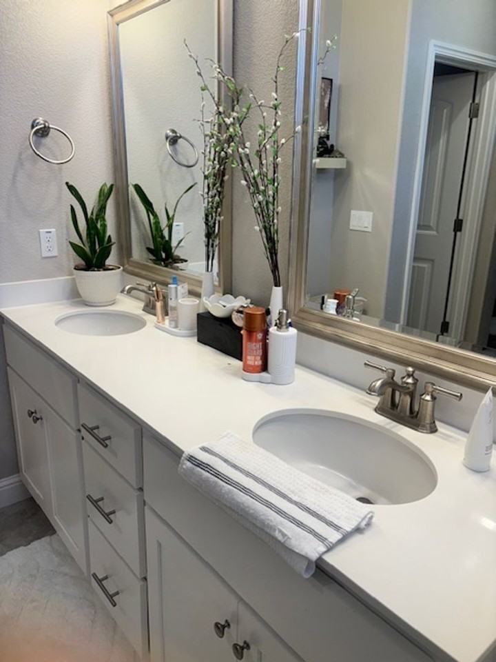 636 Pinelli Dr - Photo 5 of 8