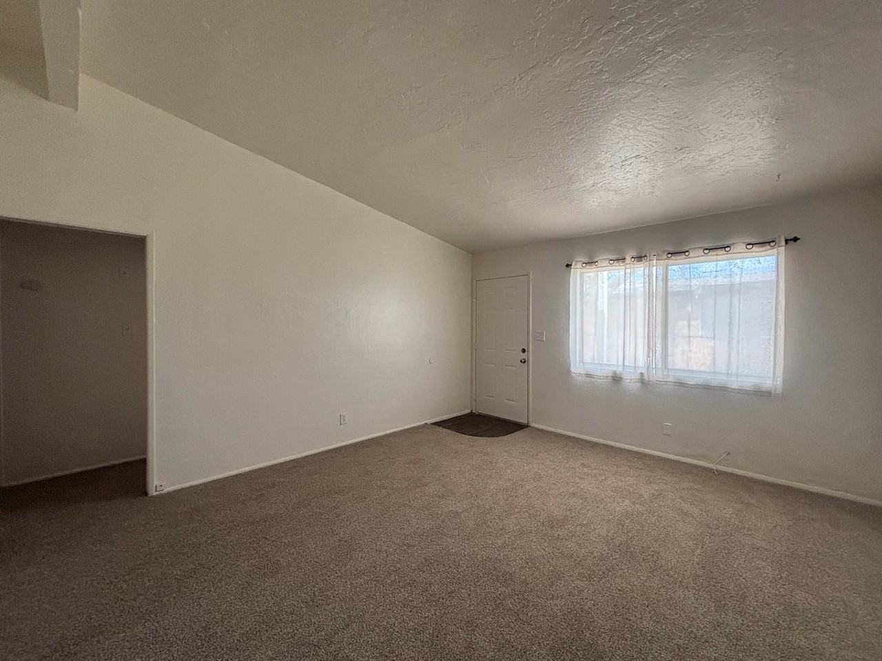 45503 Cedar Ave - Photo 5 of 20