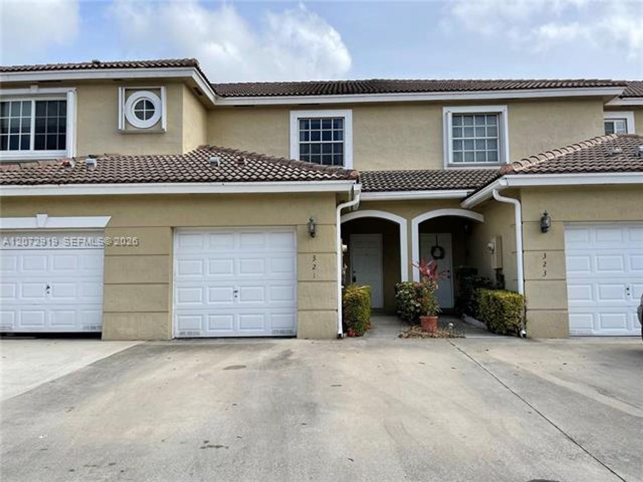 321 321 SW 120th Ave th 321 - Photo 2 of 6