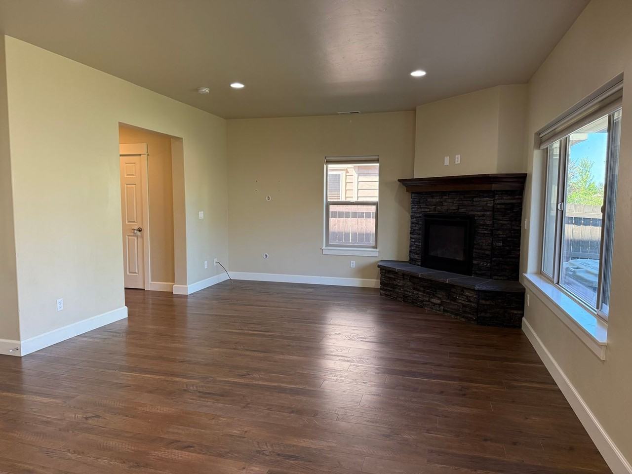3120 Ne Marea Dr - Photo 5 of 30