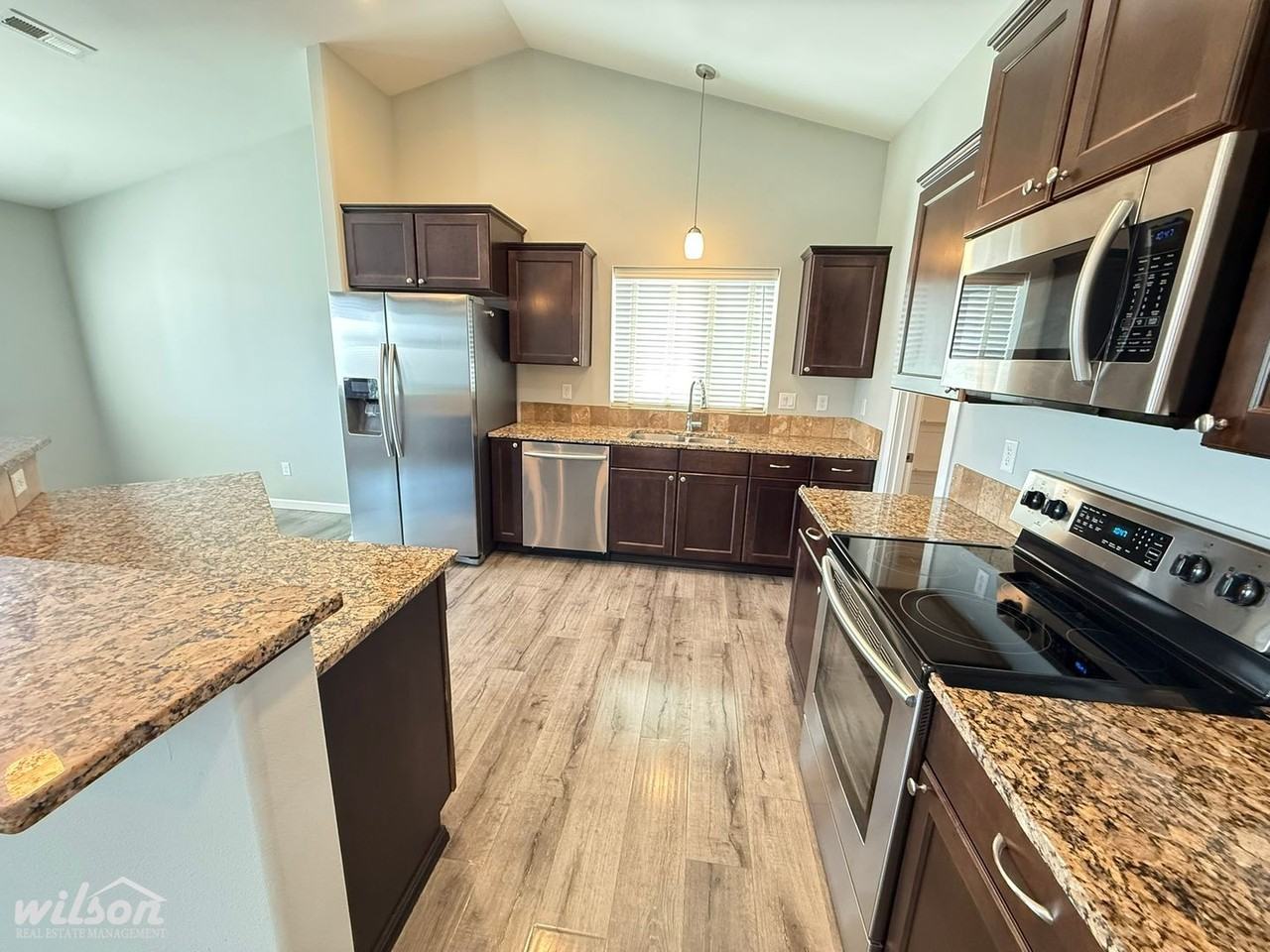 2001 S 60th Ave - Photo 7 of 22