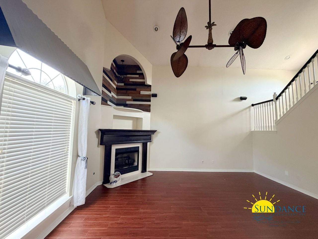1960 Procteridge Ct - Photo 4 of 29