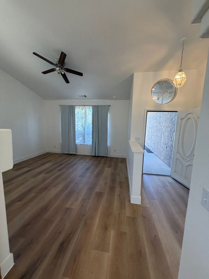 1327 E Sunnyside Ave - Photo 3 of 30