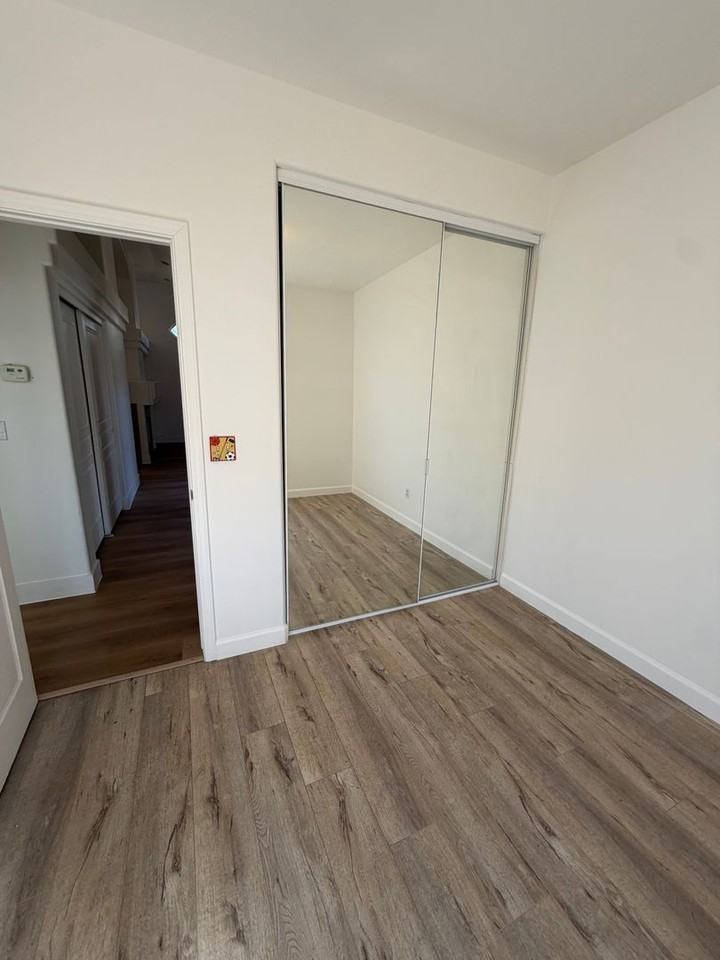 1327 E Sunnyside Ave - Photo 6 of 30