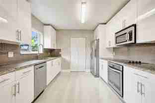 1146 Ne 17th Ter - Photo 1 of 1