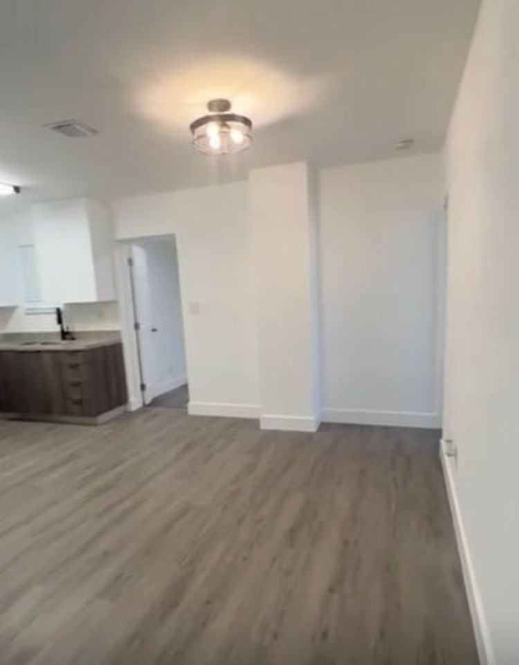 517 Nw 16th Ave - Photo 2 of 15