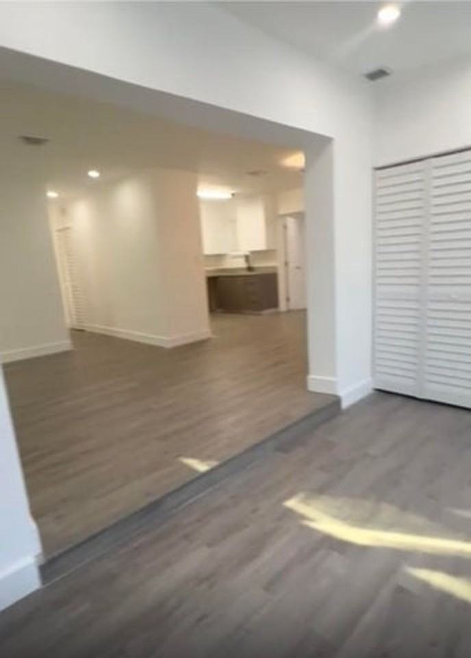 517 Nw 16th Ave - Photo 3 of 15
