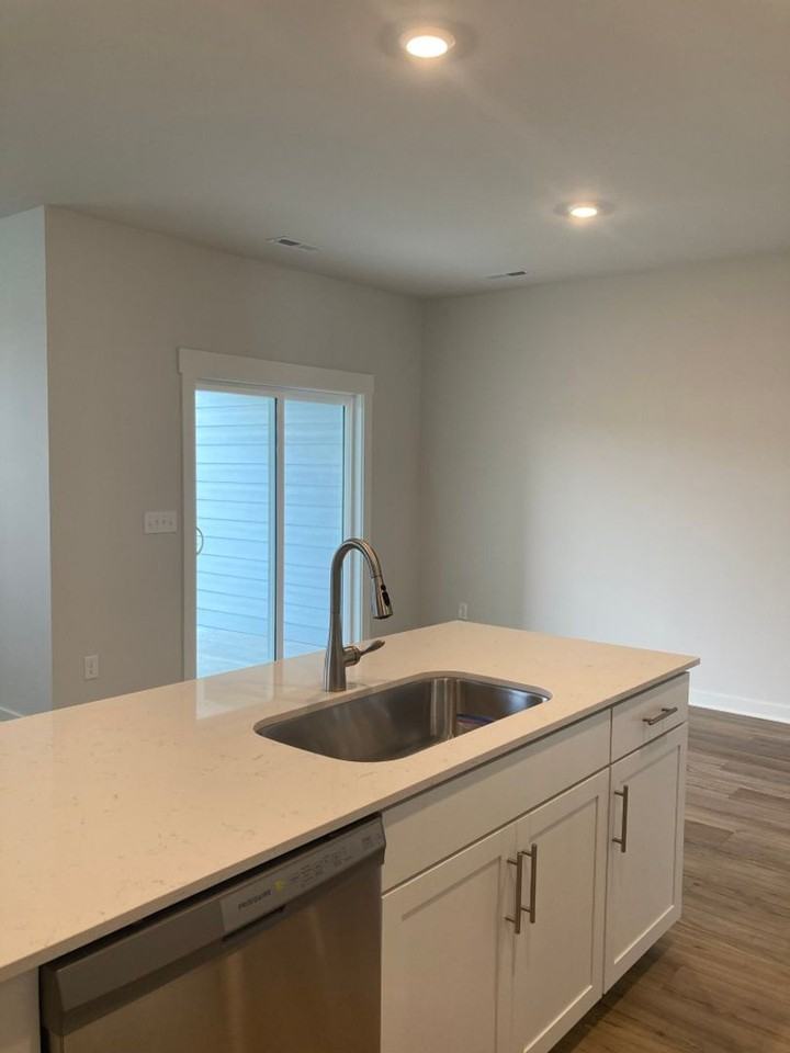 474 Lydia Ashley Ln - Photo 5 of 31