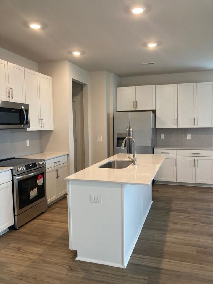 474 Lydia Ashley Ln - Photo 7 of 31