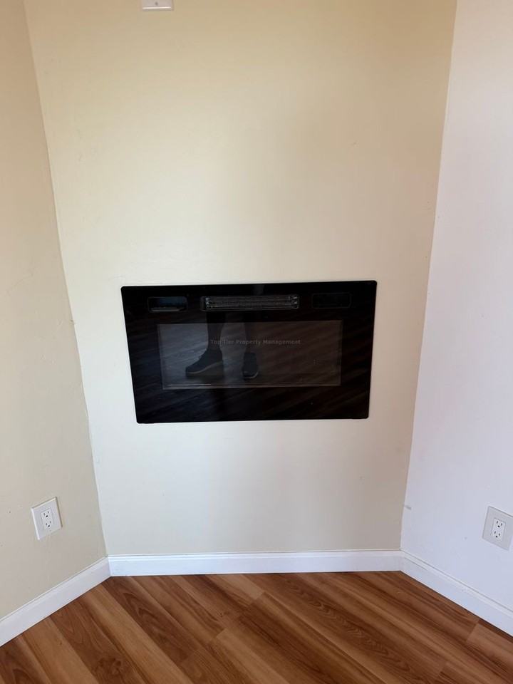 1564 York Dr - Photo 6 of 26
