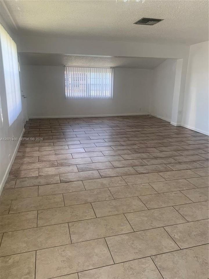 4501 4501 SW 25th Street 0, West Park, FL 33023 - 4303 #4303 - Photo 2 of 13