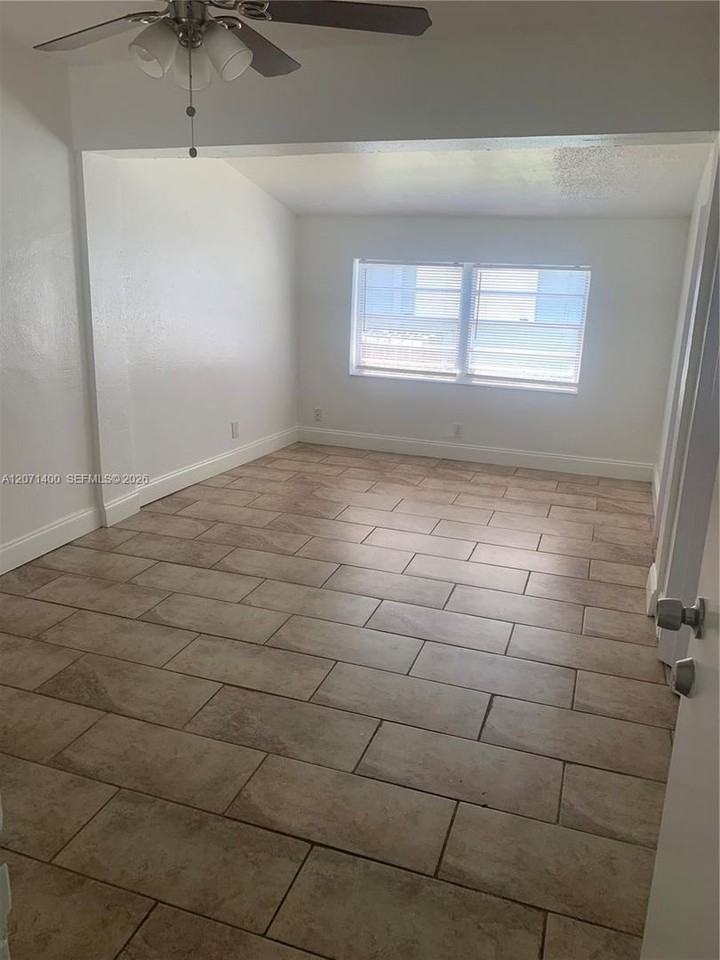 4501 4501 SW 25th Street 0, West Park, FL 33023 - 4303 #4303 - Photo 3 of 13