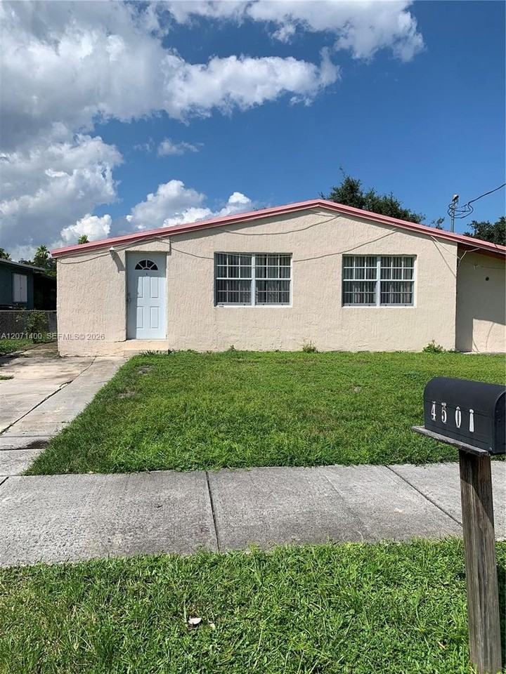 4501 4501 SW 25th Street 0, West Park, FL 33023 - 4303 #4303 - Photo 4 of 13