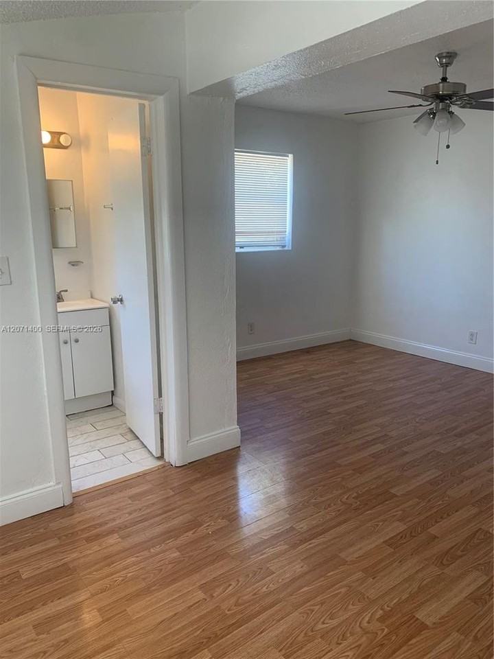 4501 4501 SW 25th Street 0, West Park, FL 33023 - 4303 #4303 - Photo 6 of 13