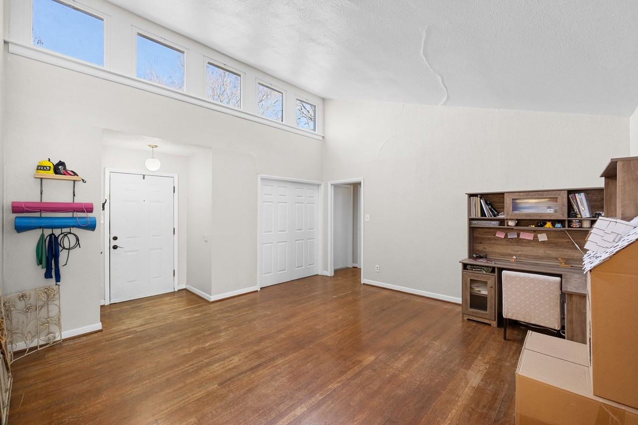 1214 Munson Ave - Photo 5 of 21