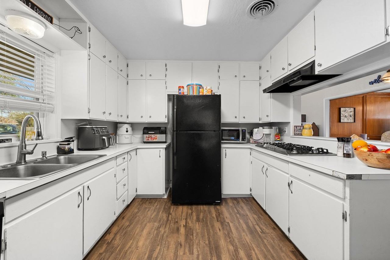 1214 Munson Ave - Photo 6 of 21