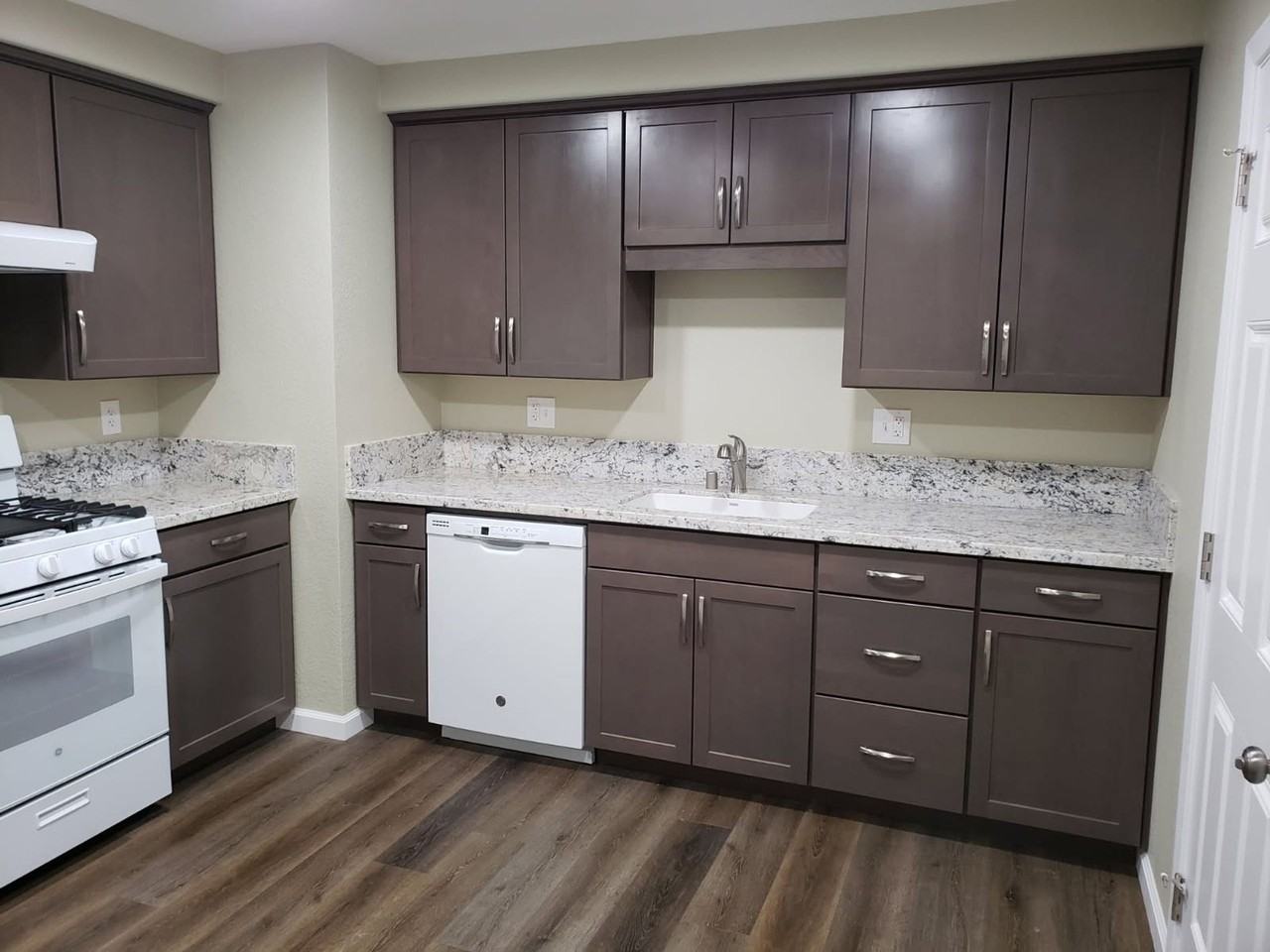 1400 W Canal Dr - Photo 3 of 10