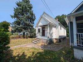 featured image of 439 27th St #1