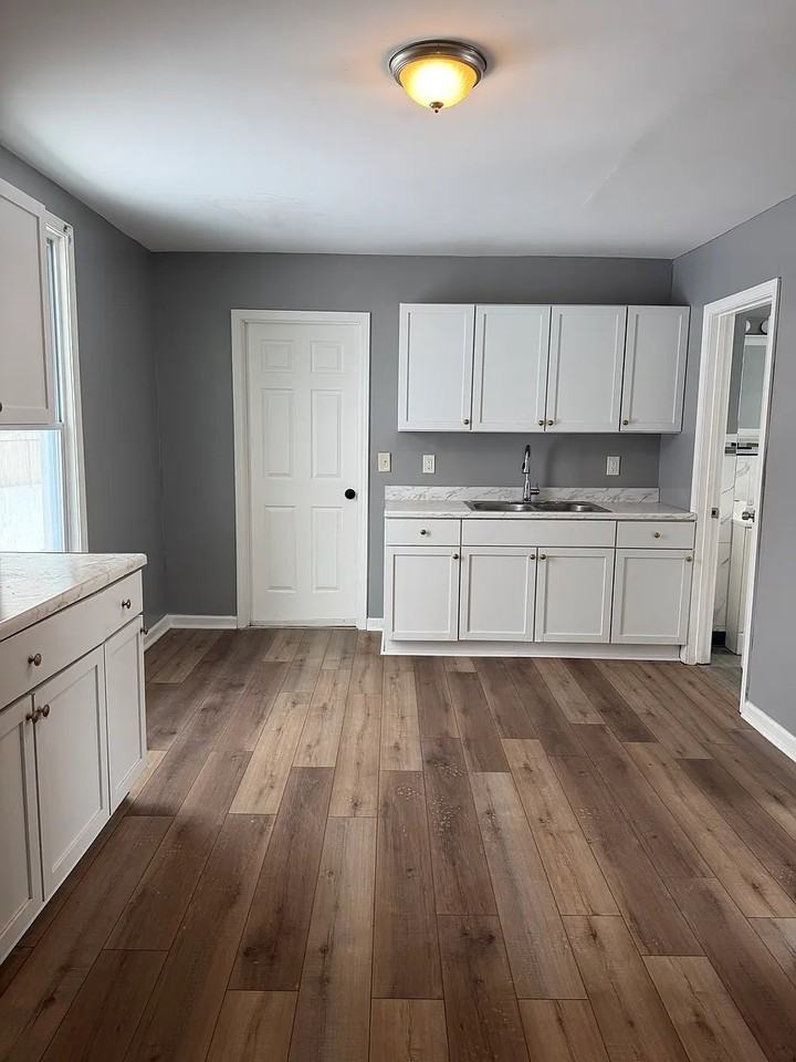 1307 Calumet Ave #1 - Photo 2 of 6