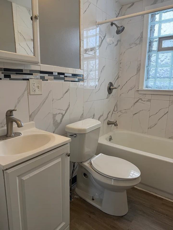 1307 Calumet Ave #1 - Photo 3 of 6