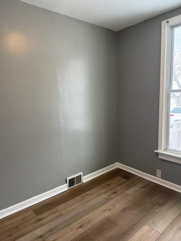 1307 Calumet Ave #1 - Photo 5 of 6