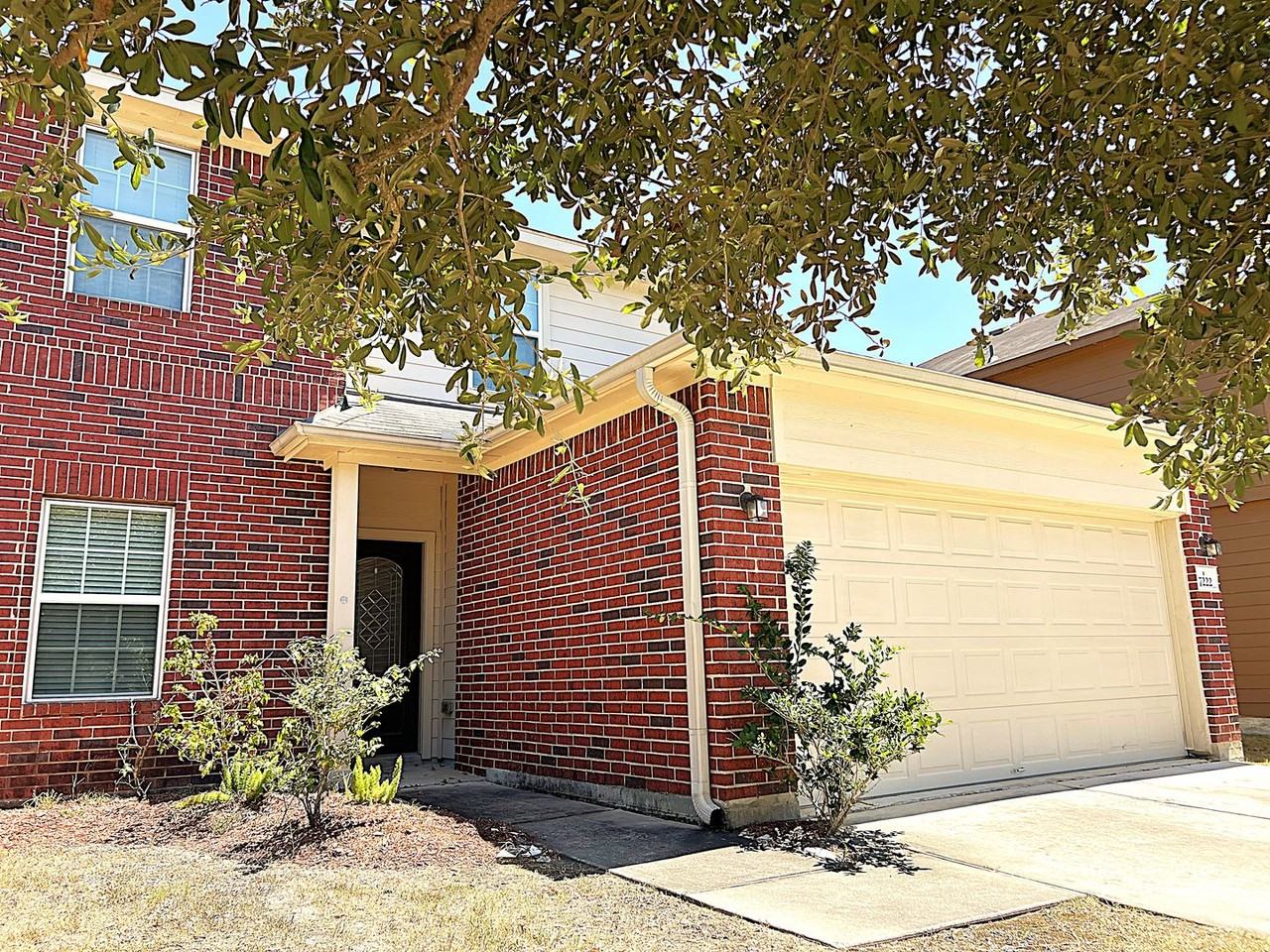 17222 Hannah Oaks Ln - Photo 2 of 38