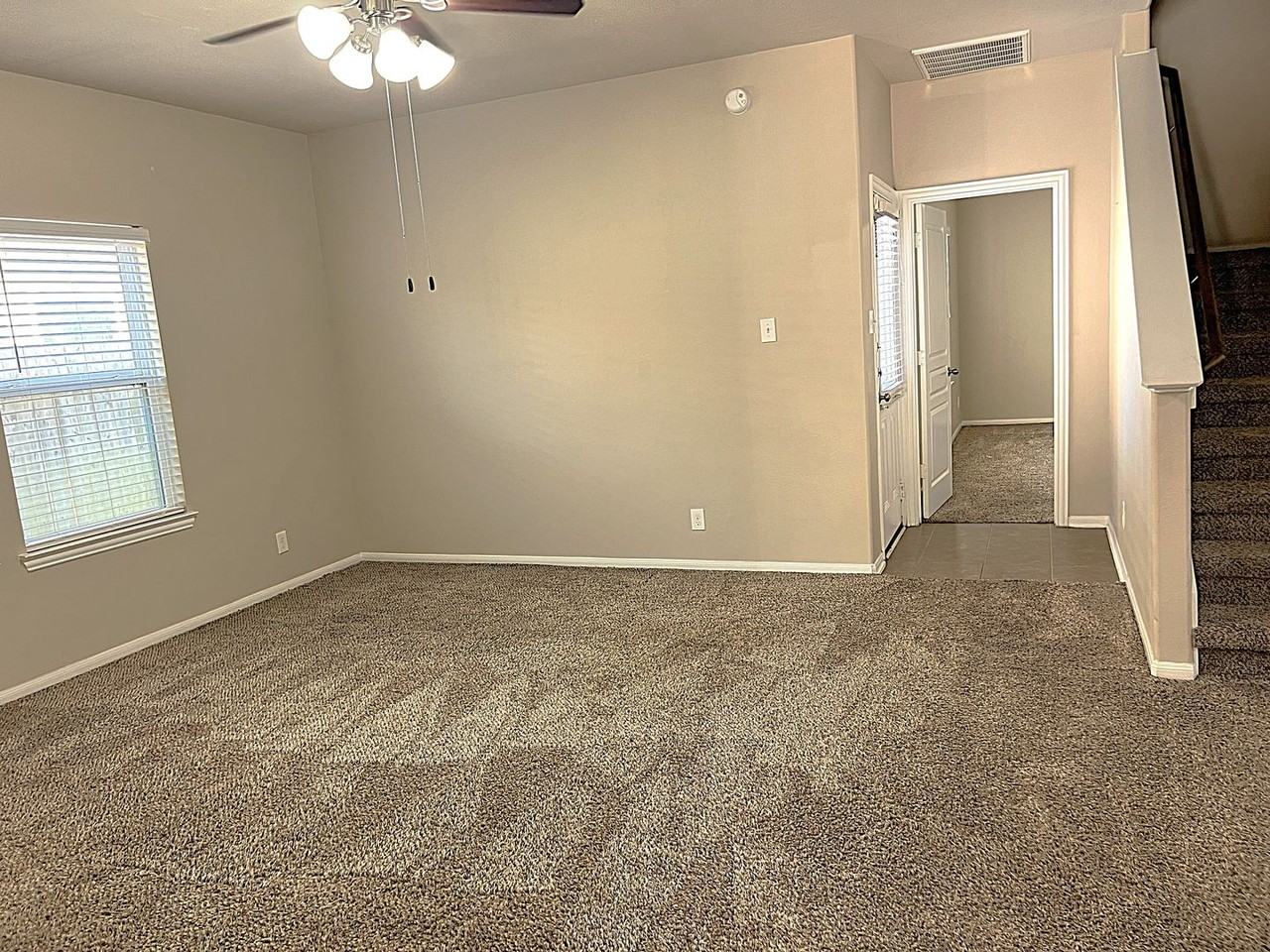 17222 Hannah Oaks Ln - Photo 4 of 38