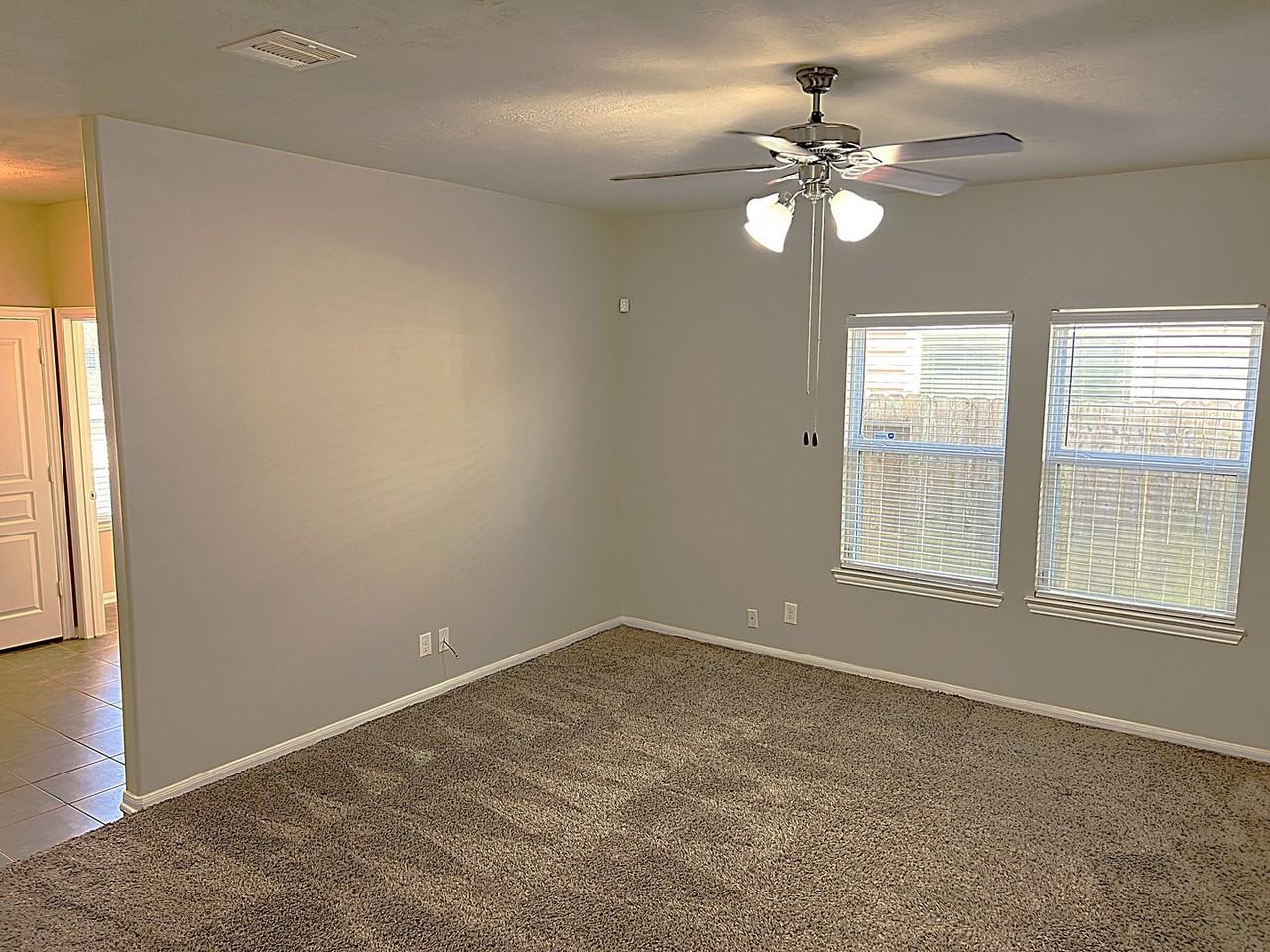17222 Hannah Oaks Ln - Photo 5 of 38