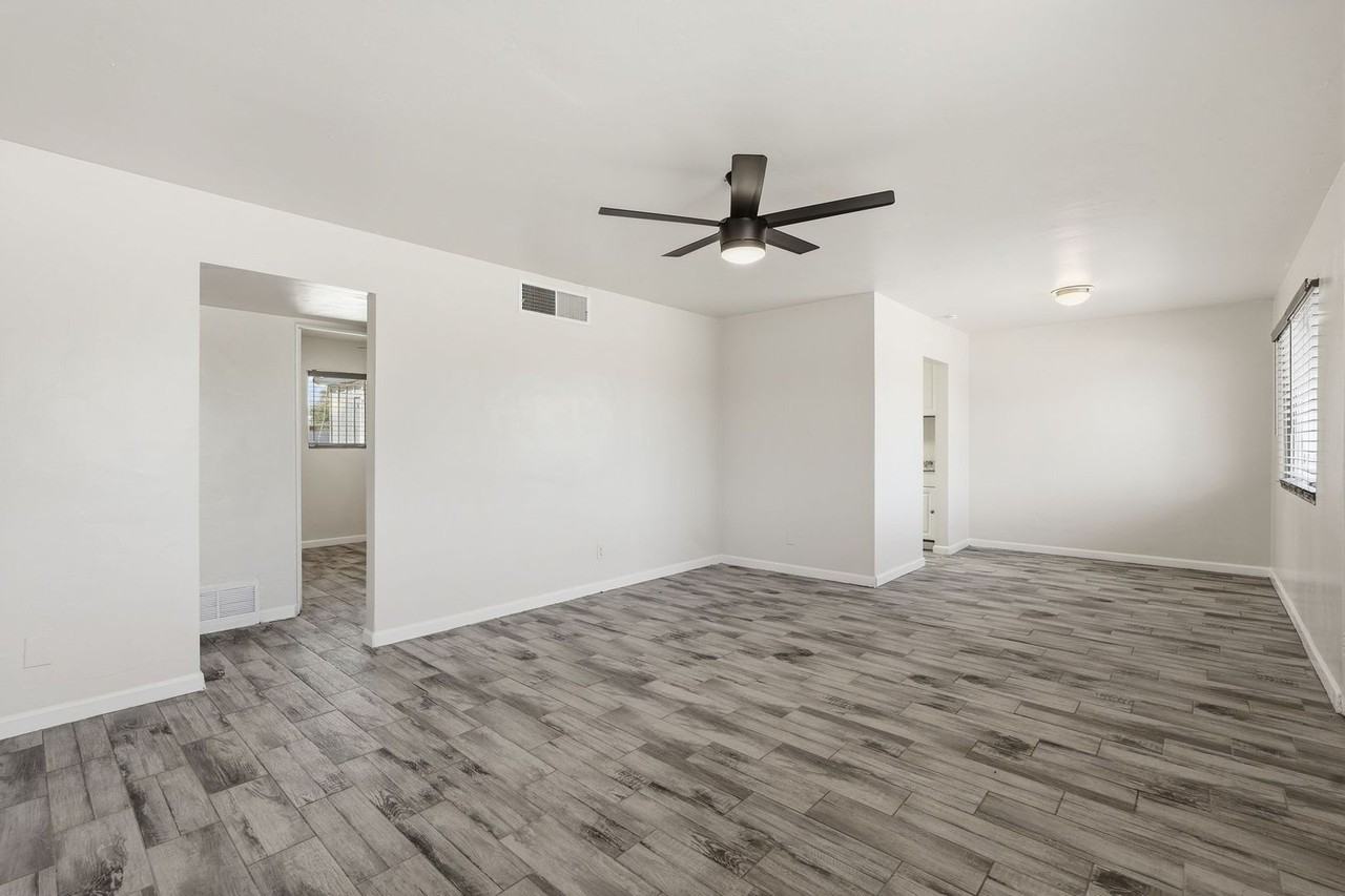 209 E Mcmurray Blvd - Photo 7 of 28