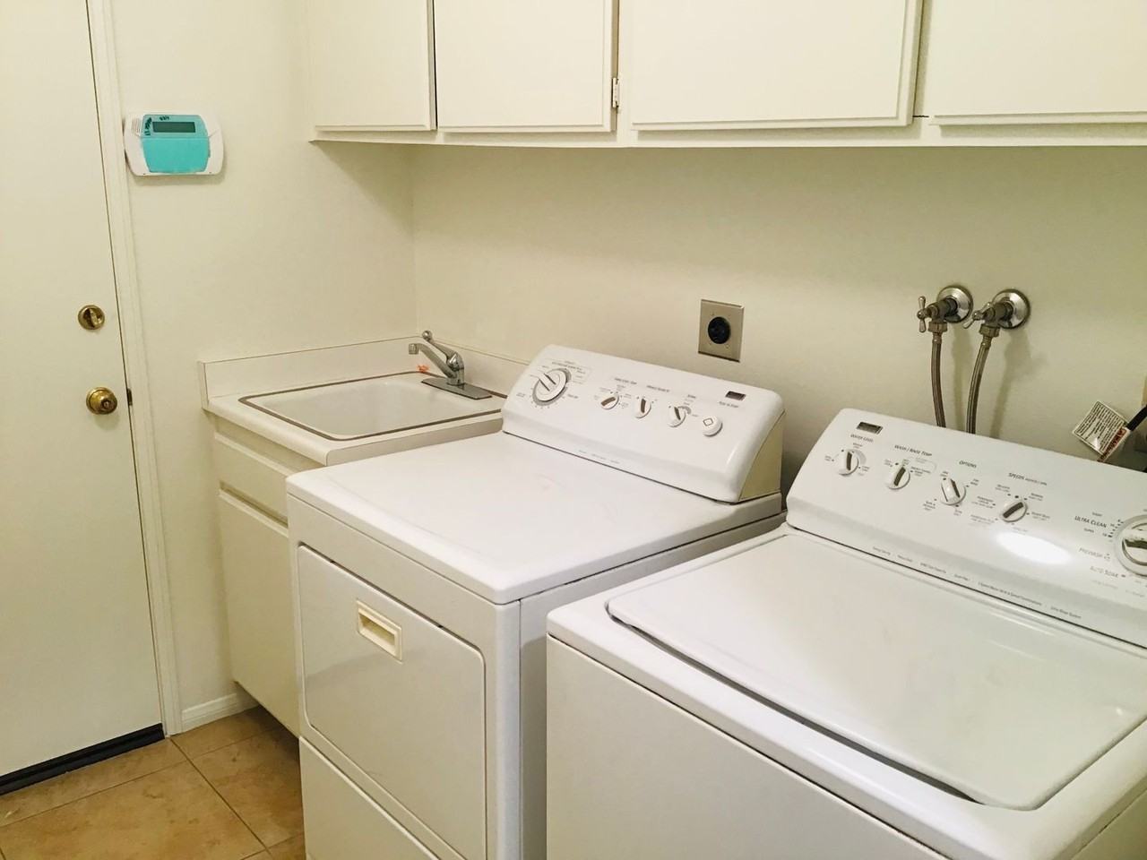431 Hillsborough St - Photo 3 of 16