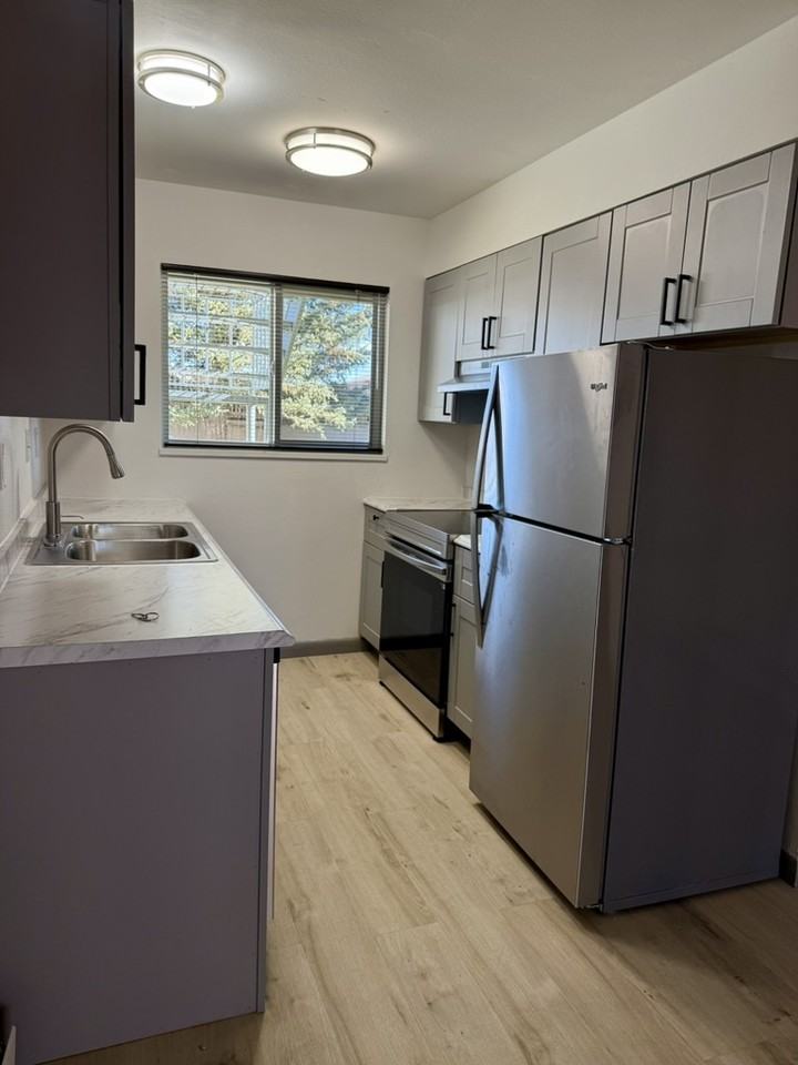 419 S Cedar St #15 - Photo 2 of 14