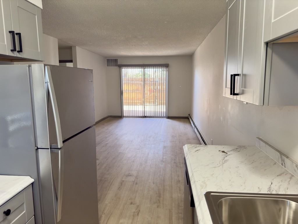 419 S Cedar St #15 - Photo 3 of 14