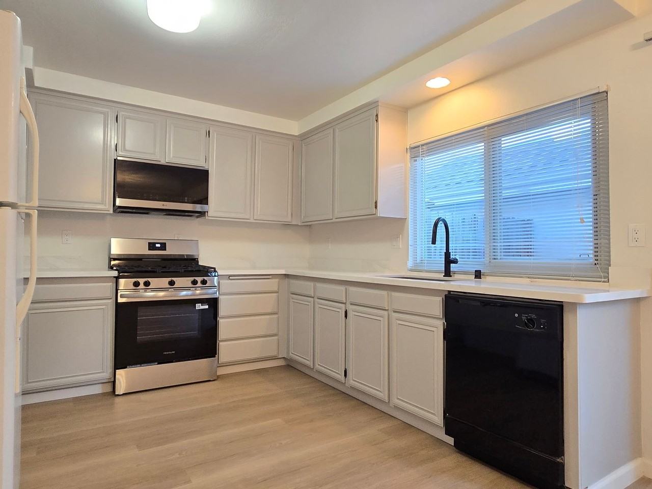 4275 Dry Bed Ct - Photo 3 of 9