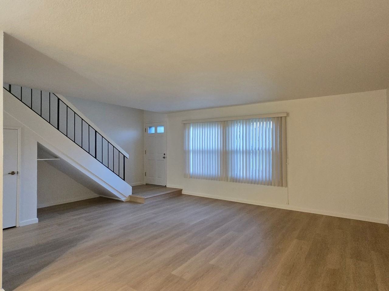 4275 Dry Bed Ct - Photo 5 of 9
