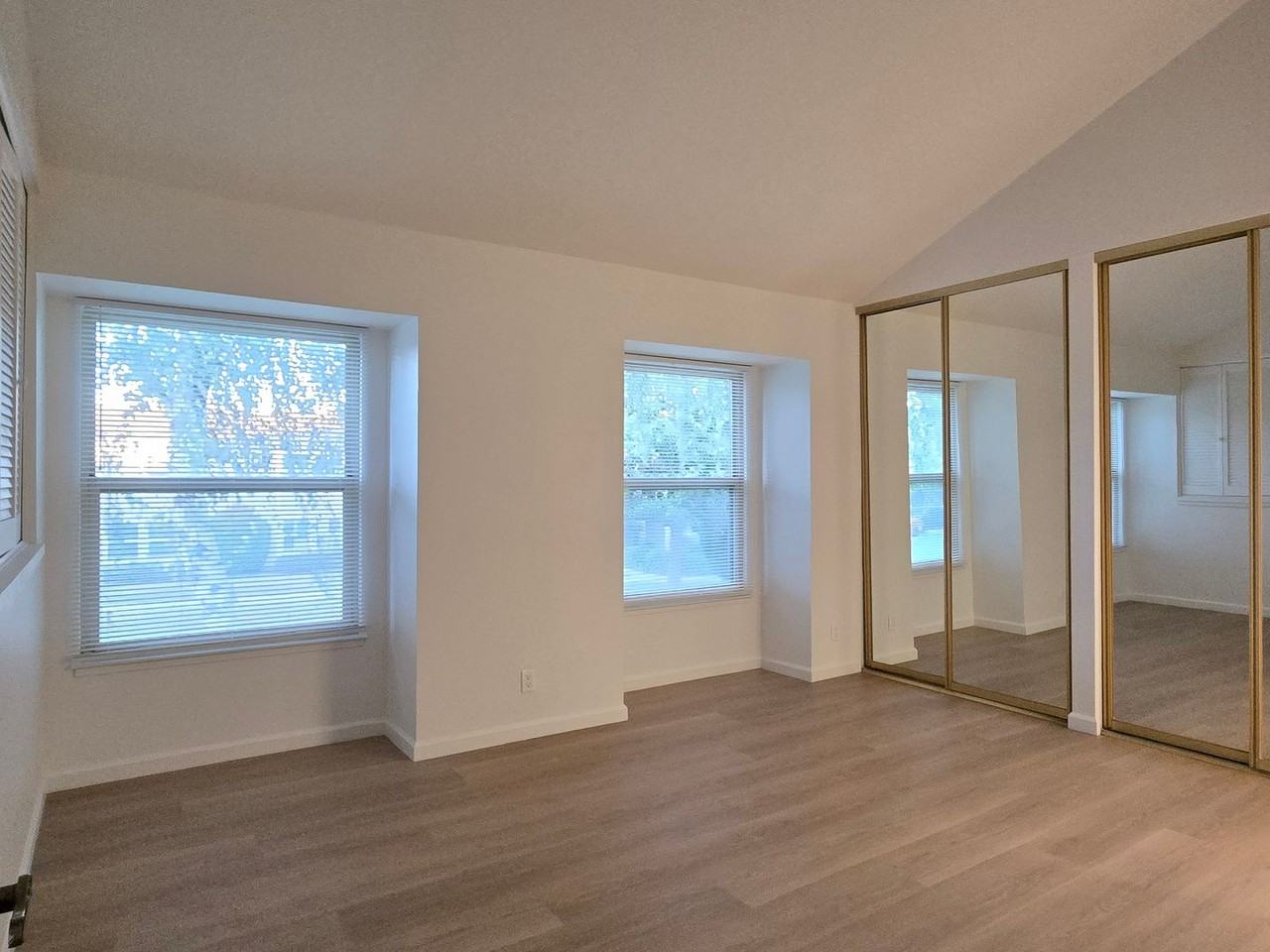 4275 Dry Bed Ct - Photo 7 of 9