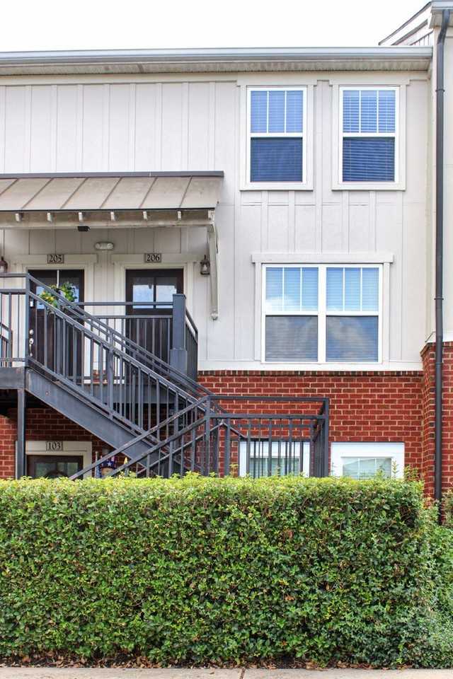 1855 Candlewood Ct - Photo 2 of 27