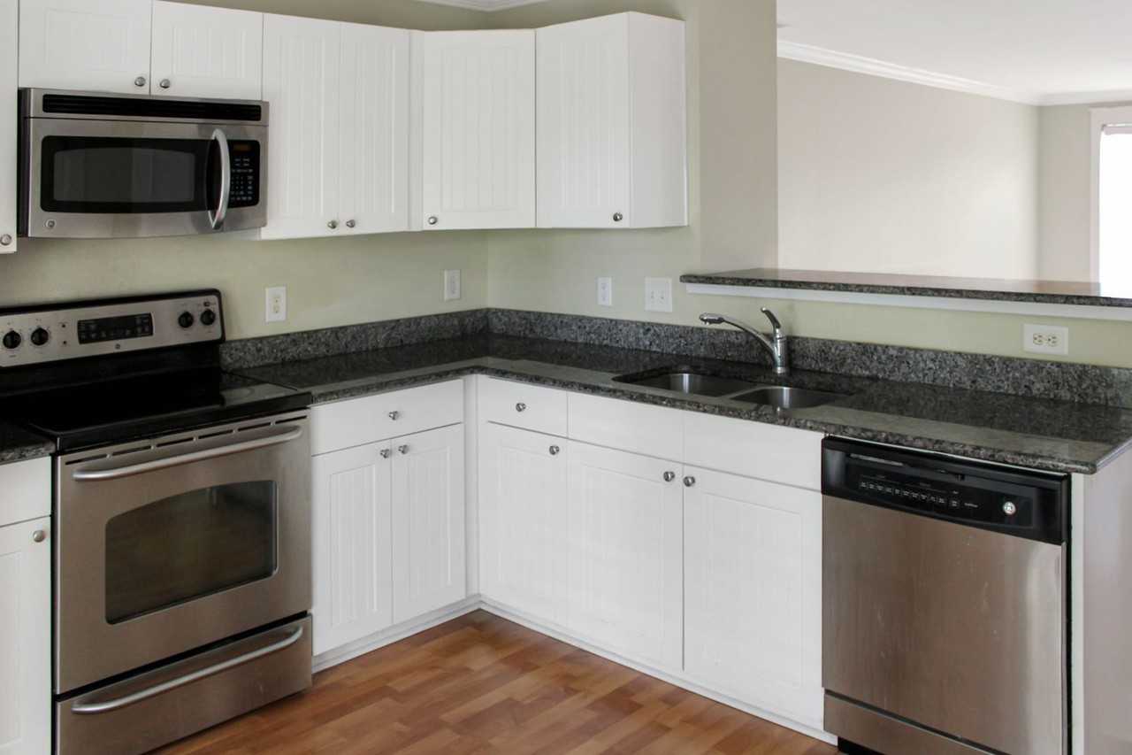 1855 Candlewood Ct - Photo 3 of 27