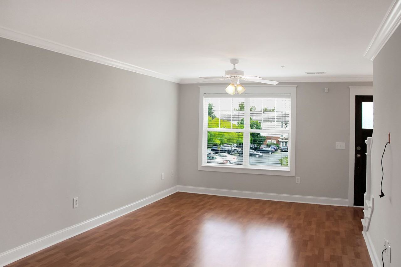 1855 Candlewood Ct - Photo 4 of 27